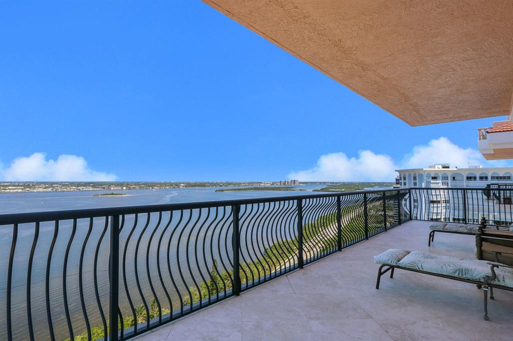 Via Delfino - Residential