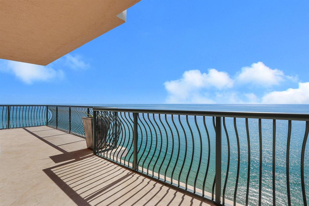 Via Delfino - Residential