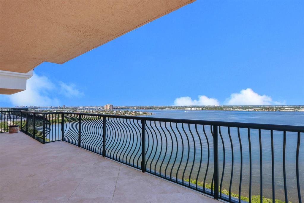 Via Delfino - Residential