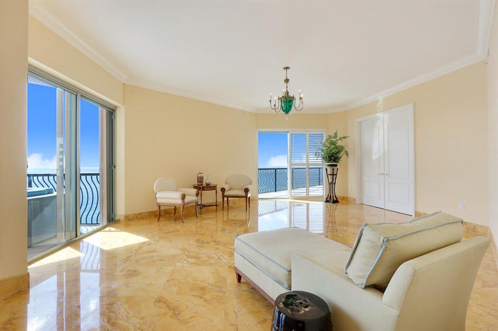 Via Delfino - Residential