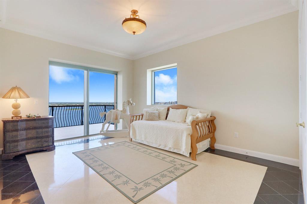 Via Delfino - Residential