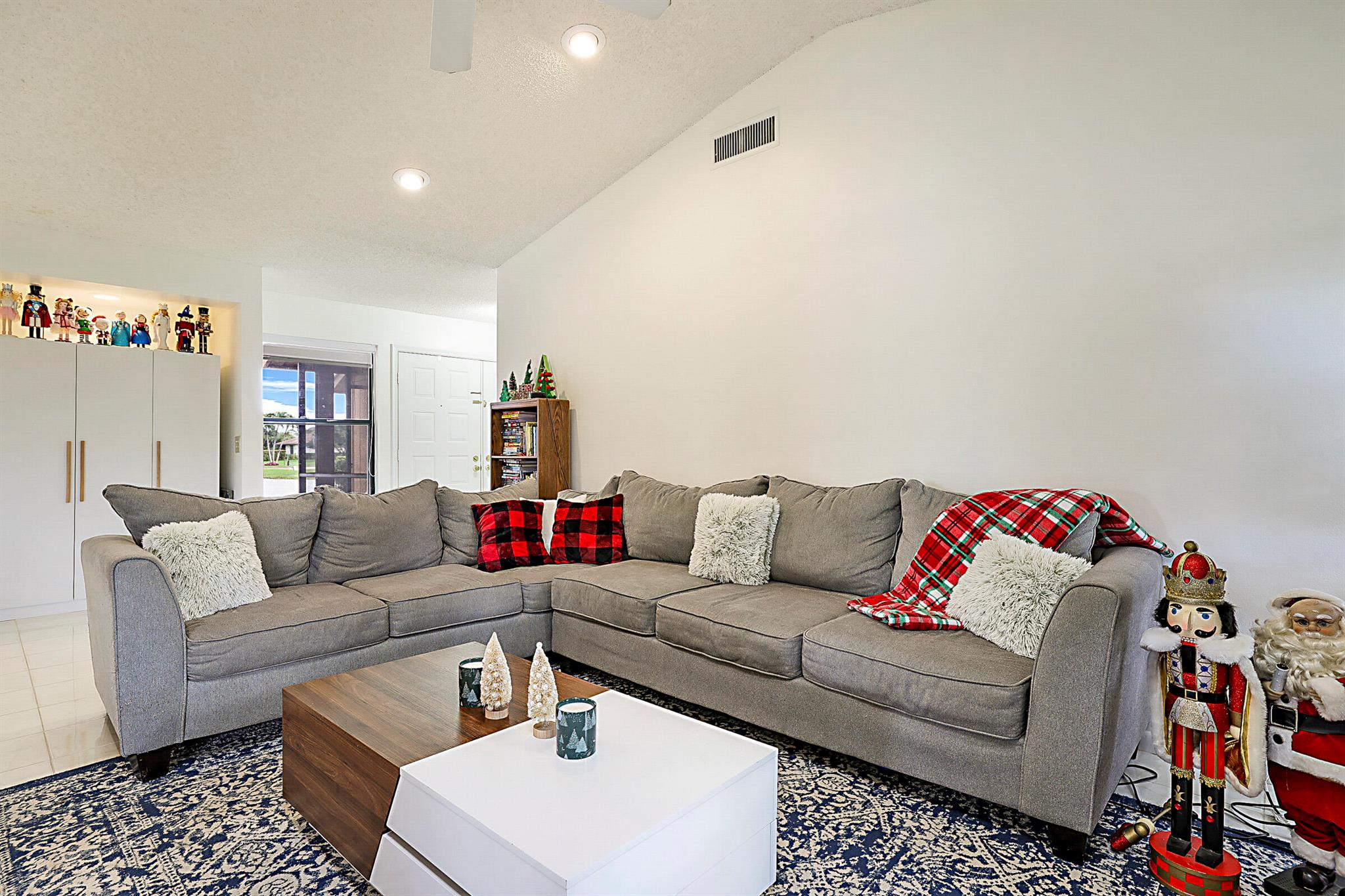 EASTPOINTE - Residential