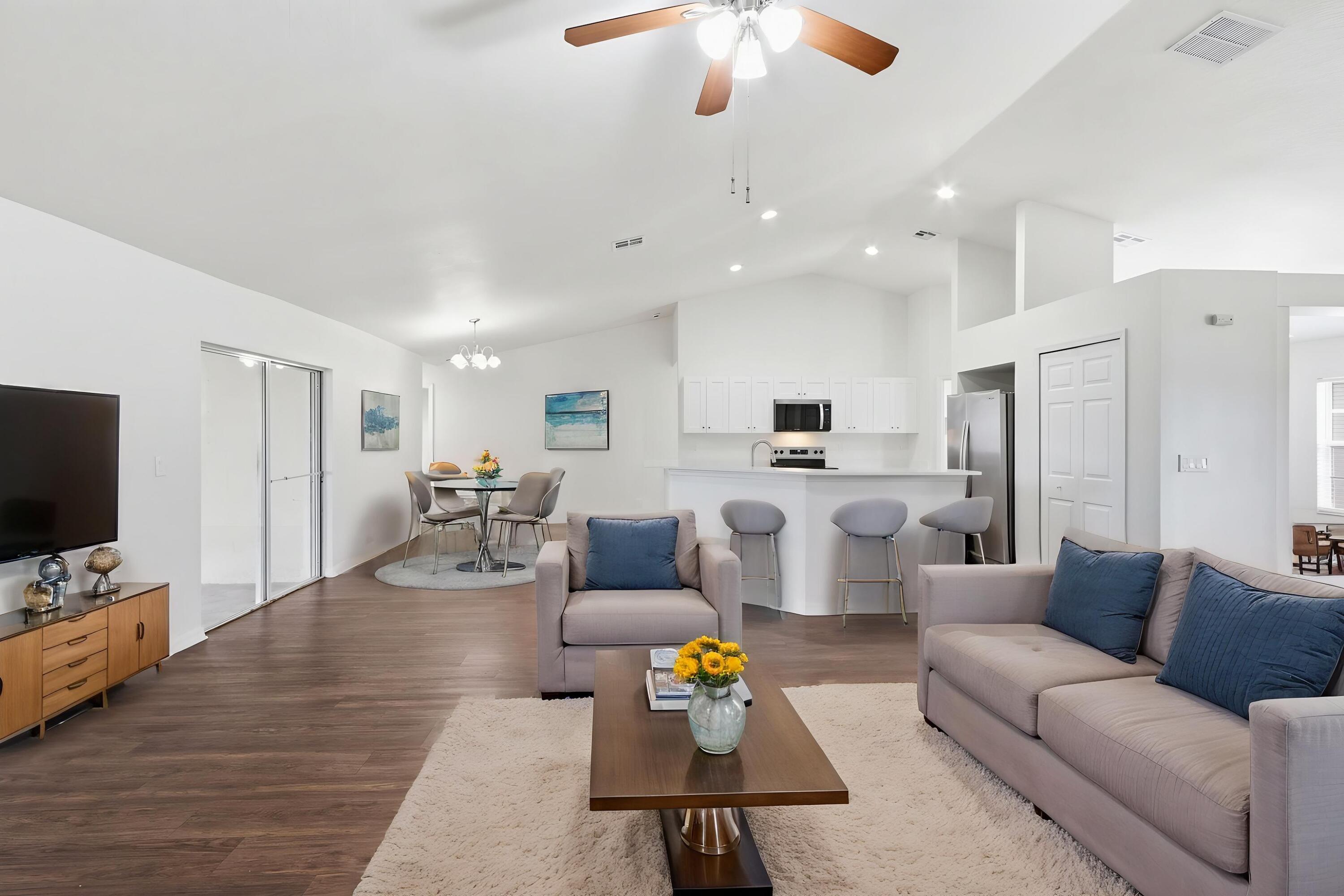 375 SW Saginaw Avenue