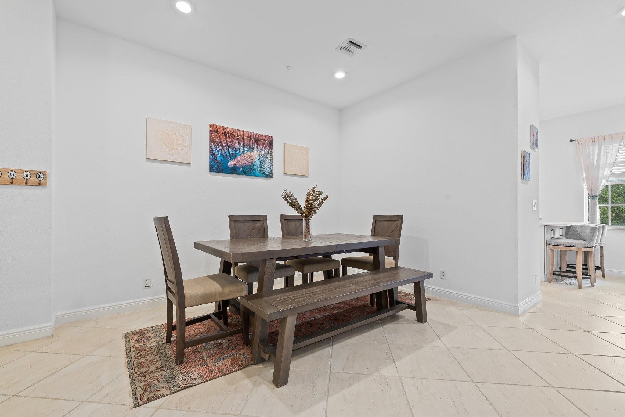6951 Lakeside Circle N 216-2