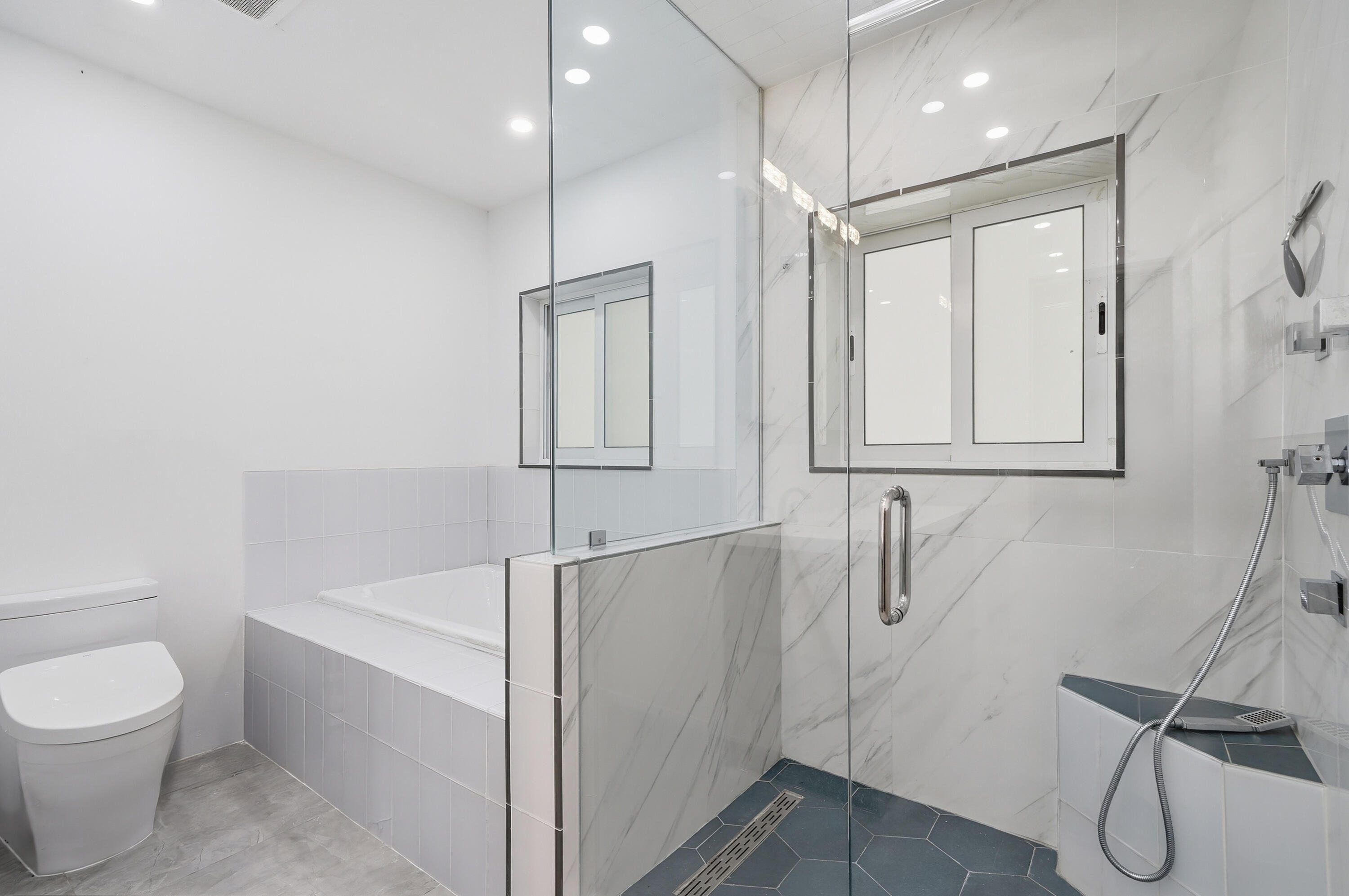 PALM CLUB CO-OP - Residential