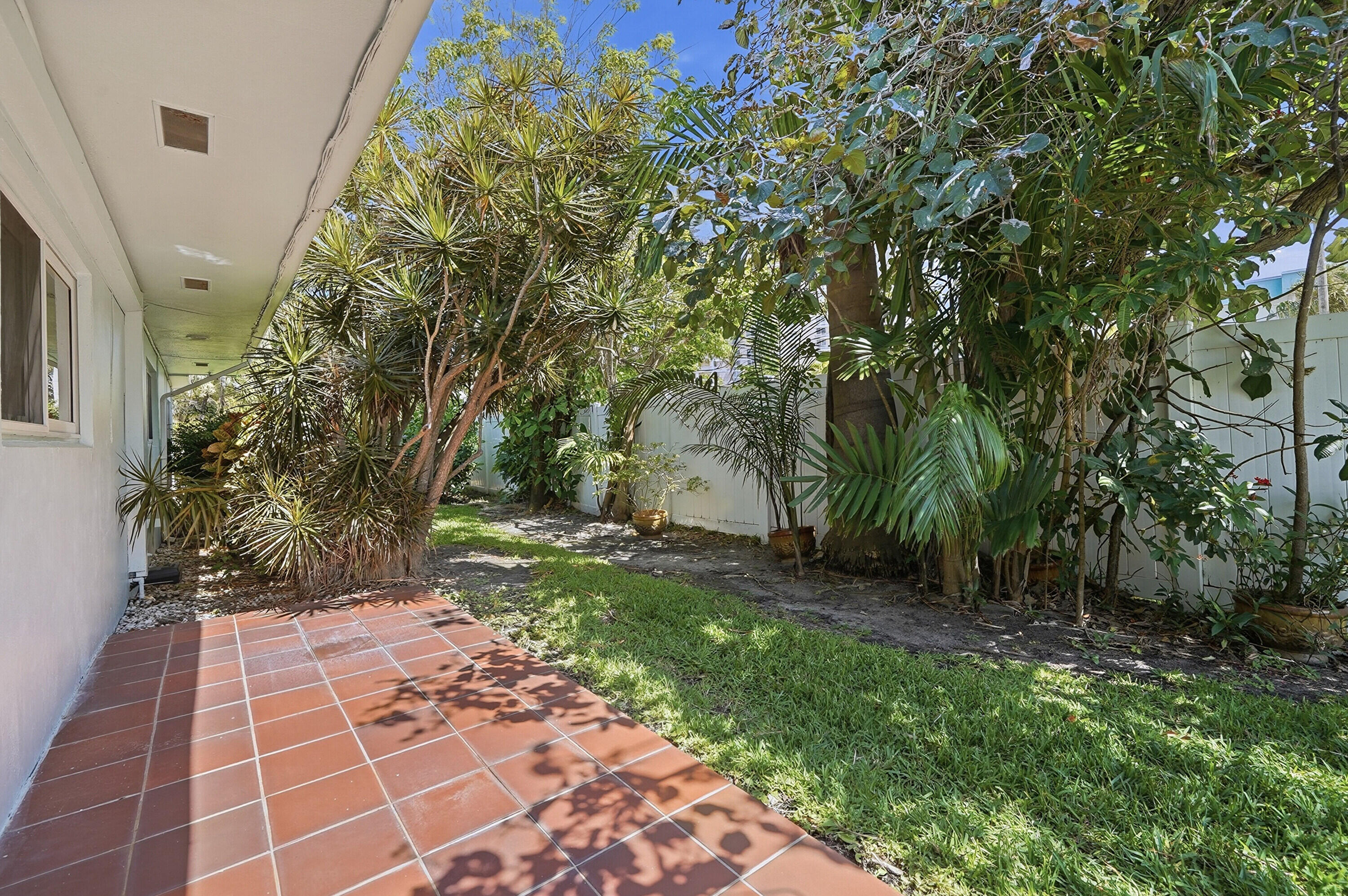 PALM CLUB CO-OP - Residential