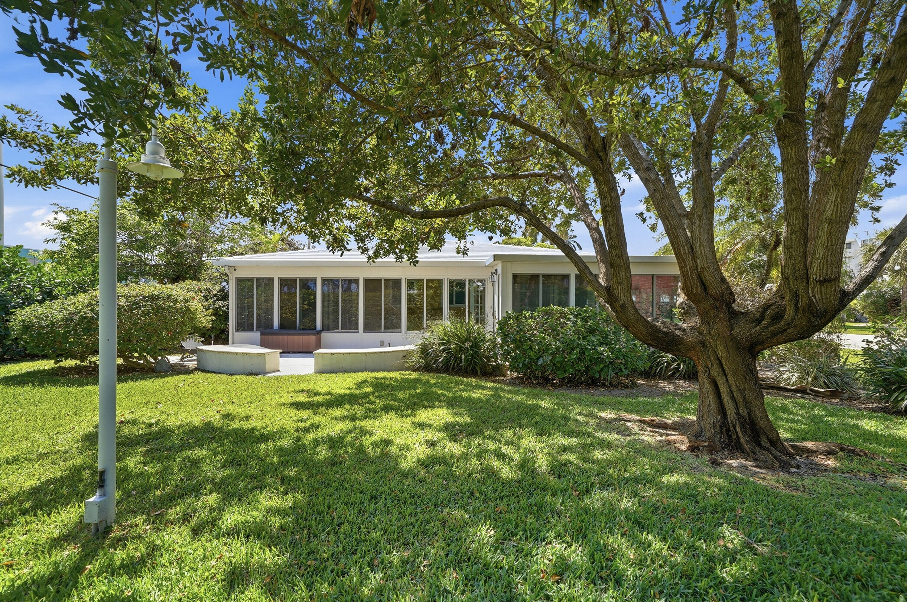 PALM CLUB CO-OP - Residential