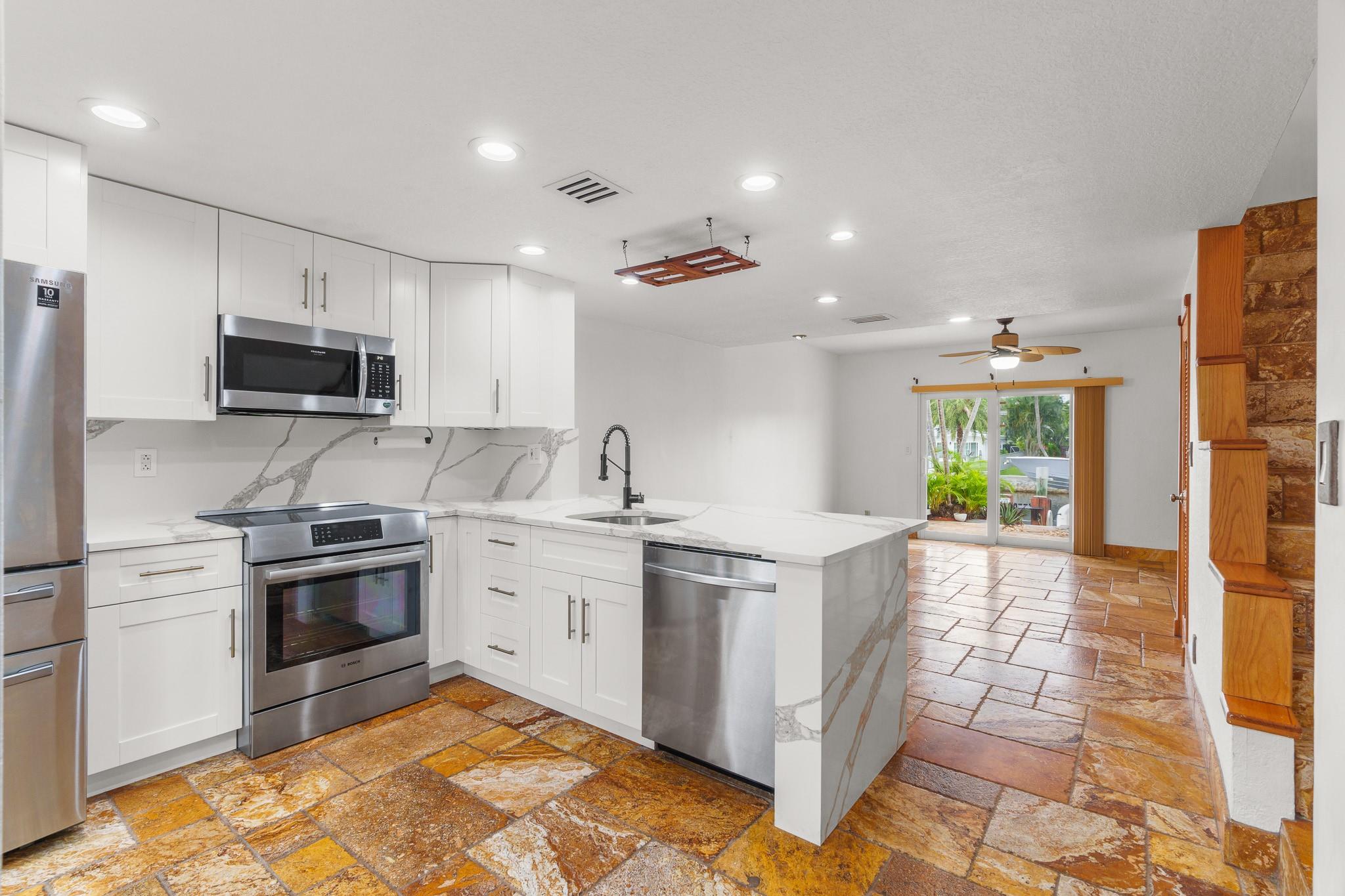 2661 NE 15th St 2661