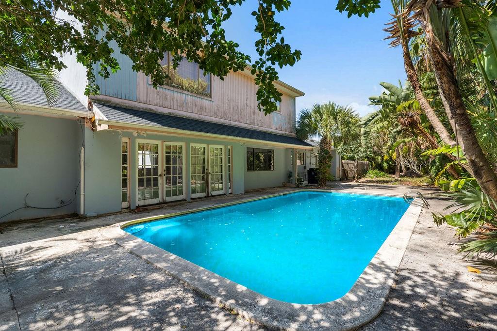 232 River Walk Dr