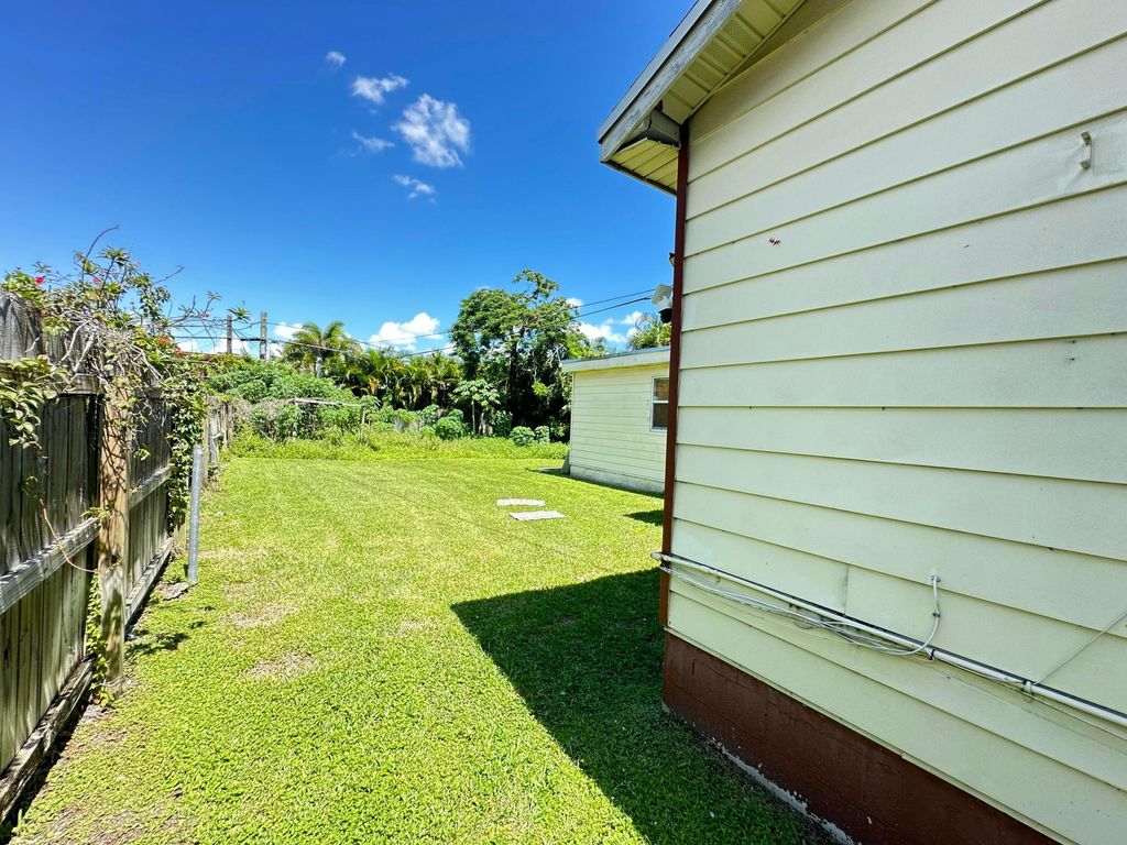 Photo of 225 NE 13th Street, Delray Beach, FL 33444 (MLS # R11122334)