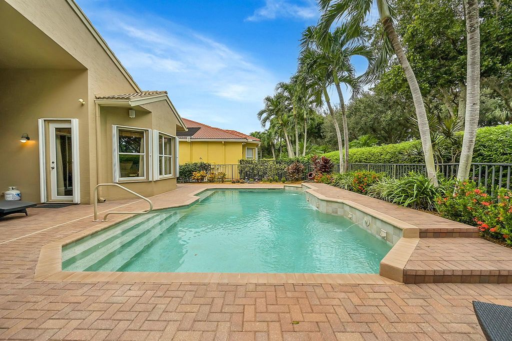Photo of 7134 Springville Cove, Boynton Beach, FL 33437 (MLS # R11030144)