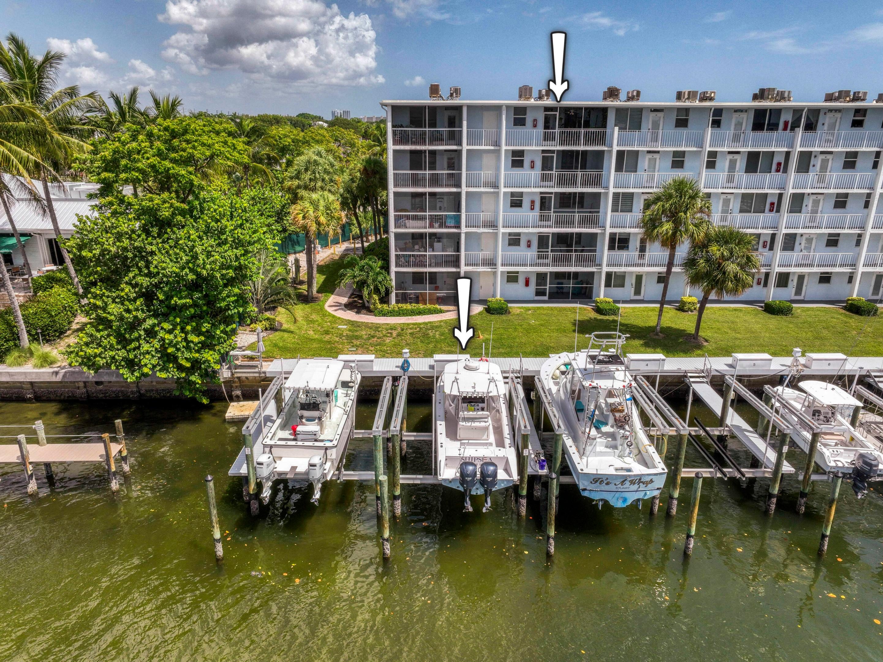 108 Paradise Harbour Boulevard 514 + Boat Slip 2