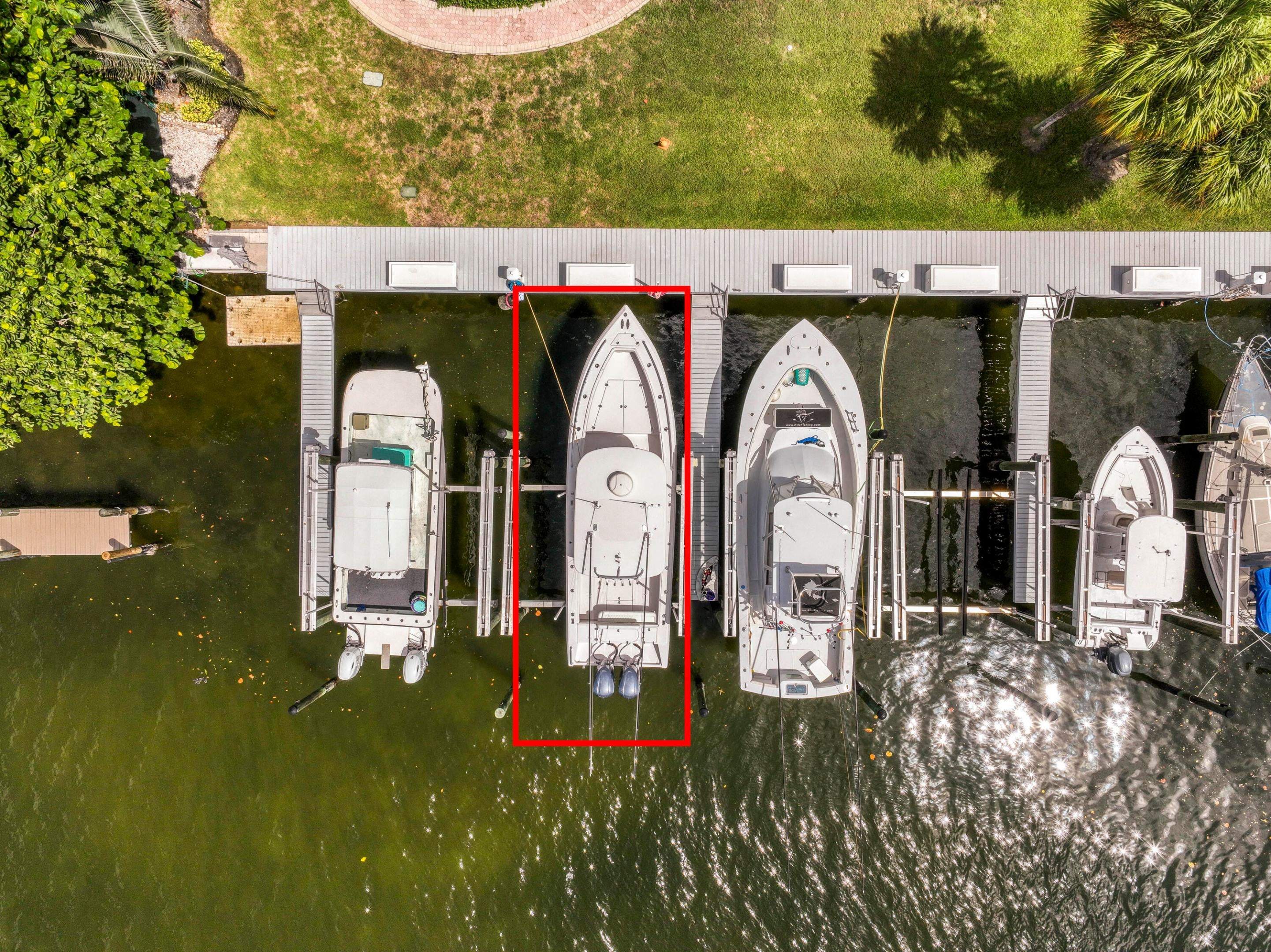 108 Paradise Harbour Boulevard 514 + Boat Slip 2