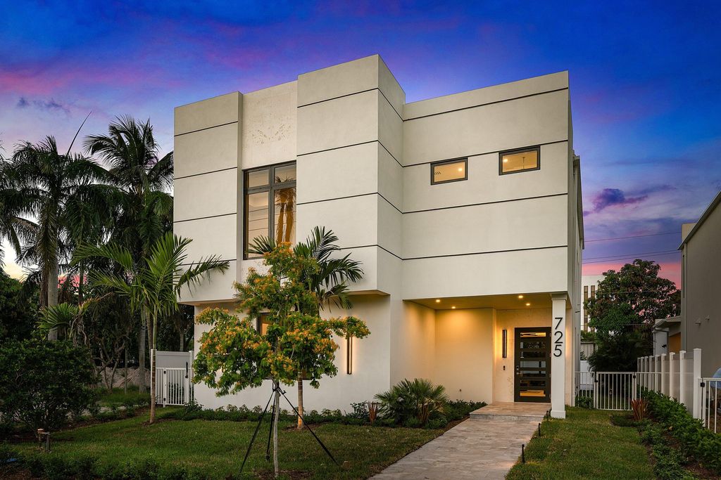 Photo of 731 SE 4th Avenue, Delray Beach, FL 33483 (MLS # B26051188)
