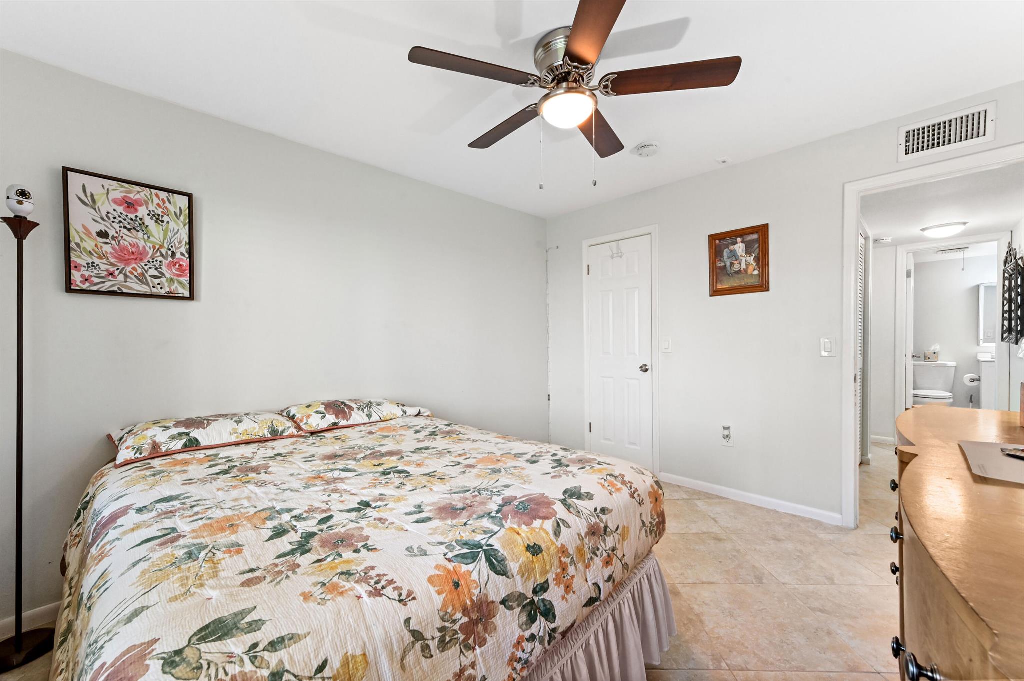 PALM LAKE - Residential