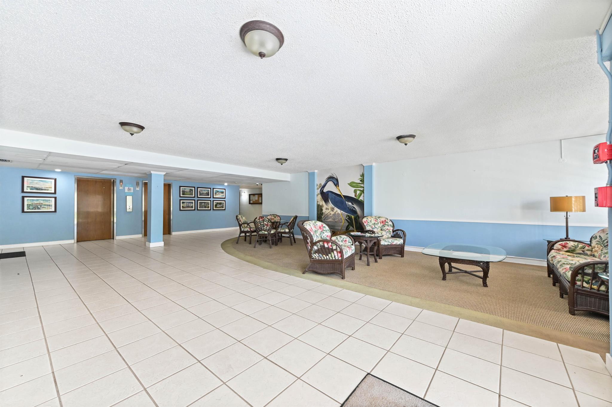 PALM LAKE - Residential