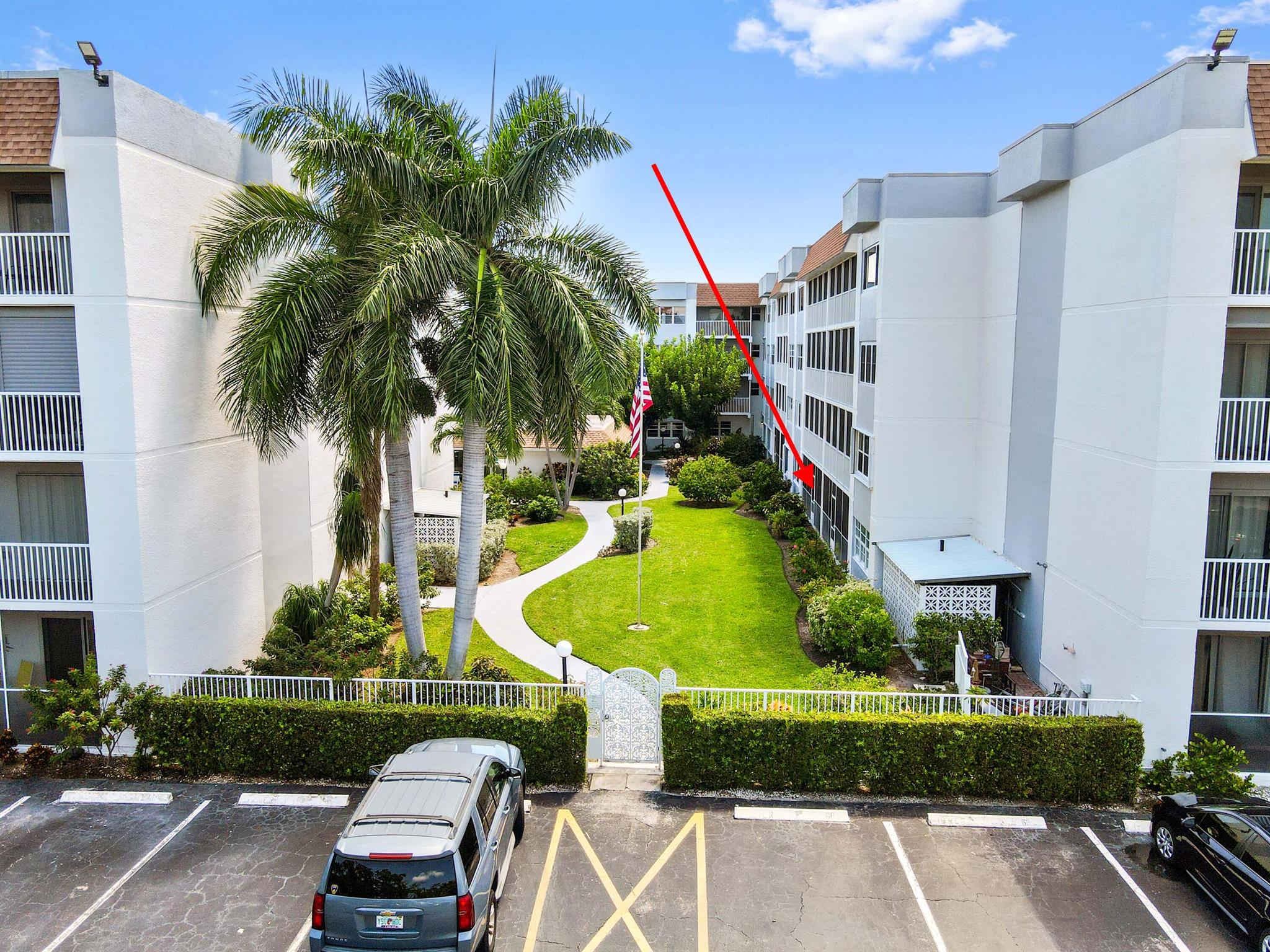 PALM LAKE - Residential