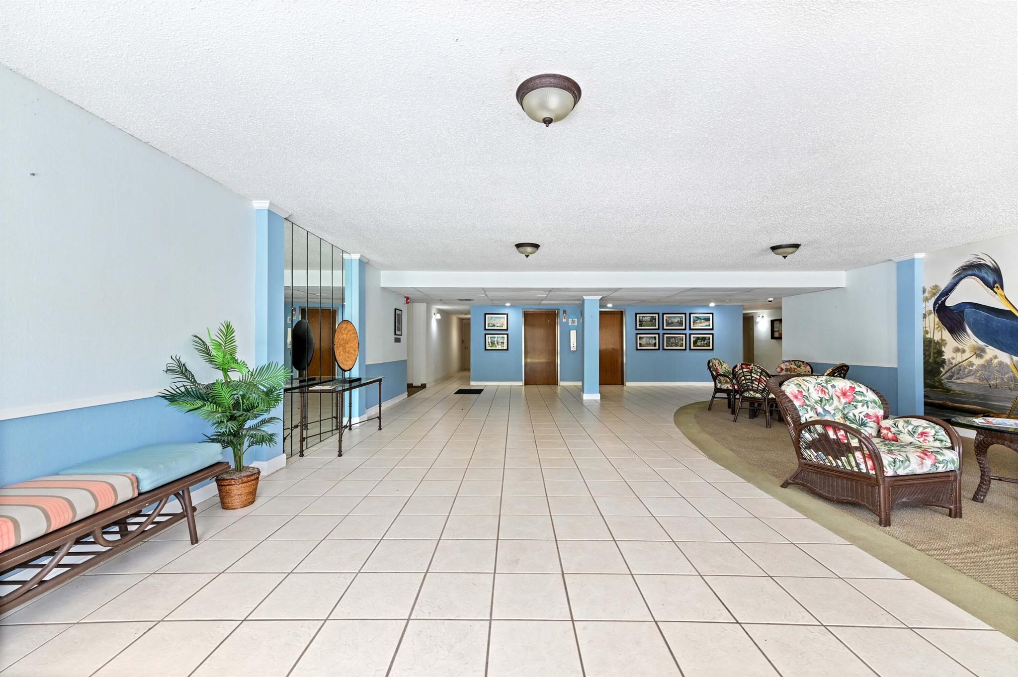 PALM LAKE - Residential