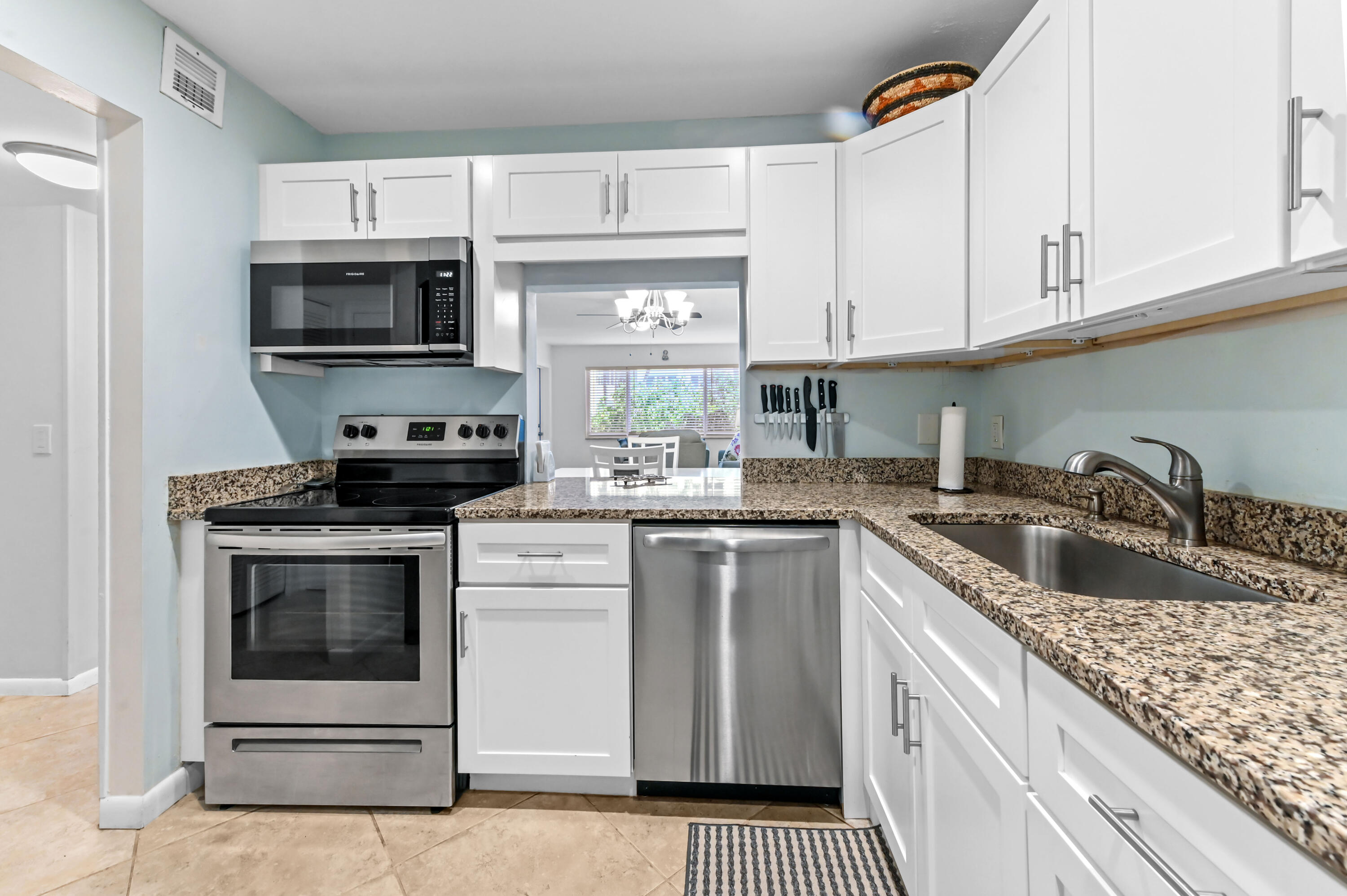 1516 S Lakeside Drive 110