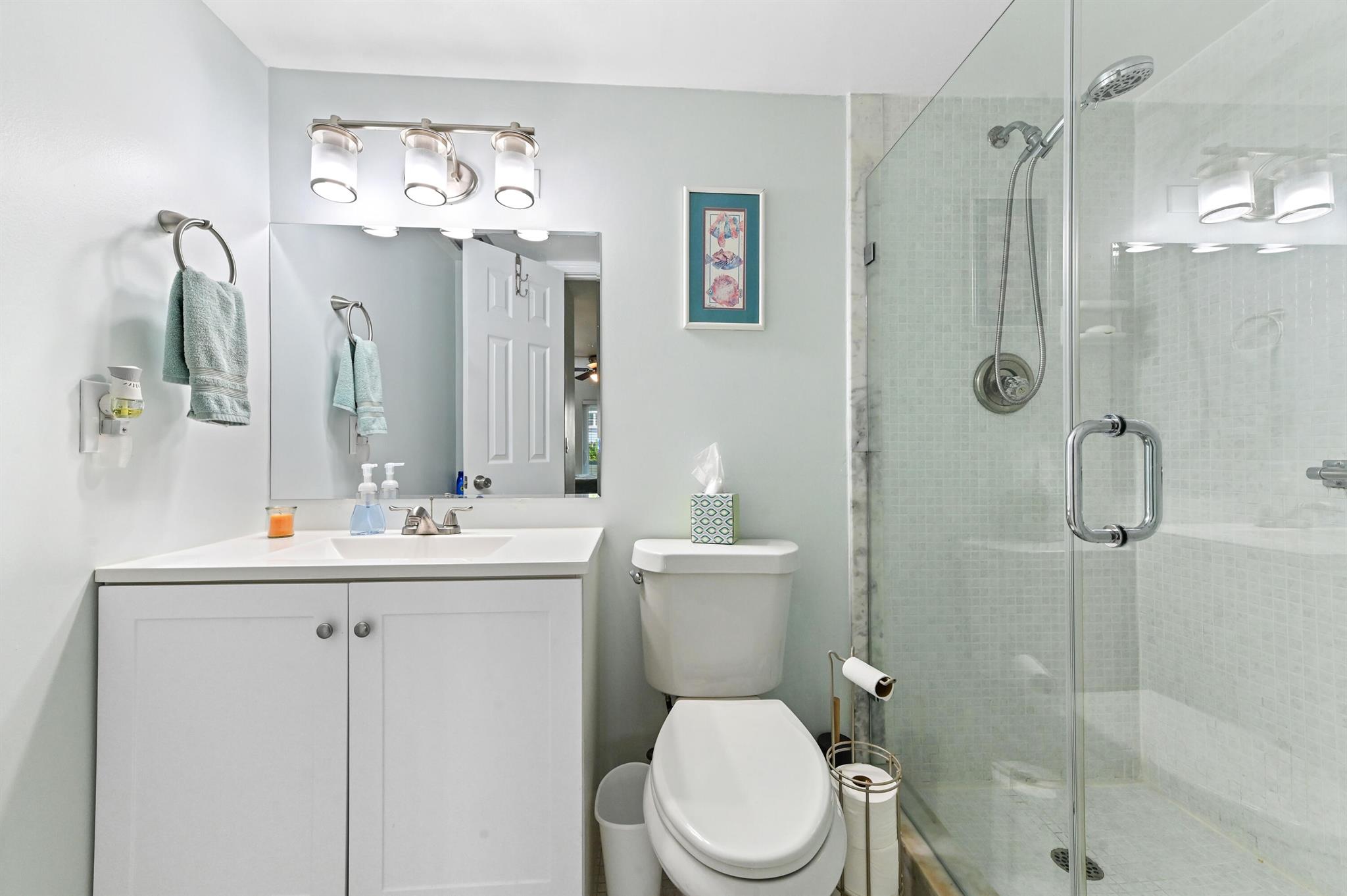 PALM LAKE - Residential