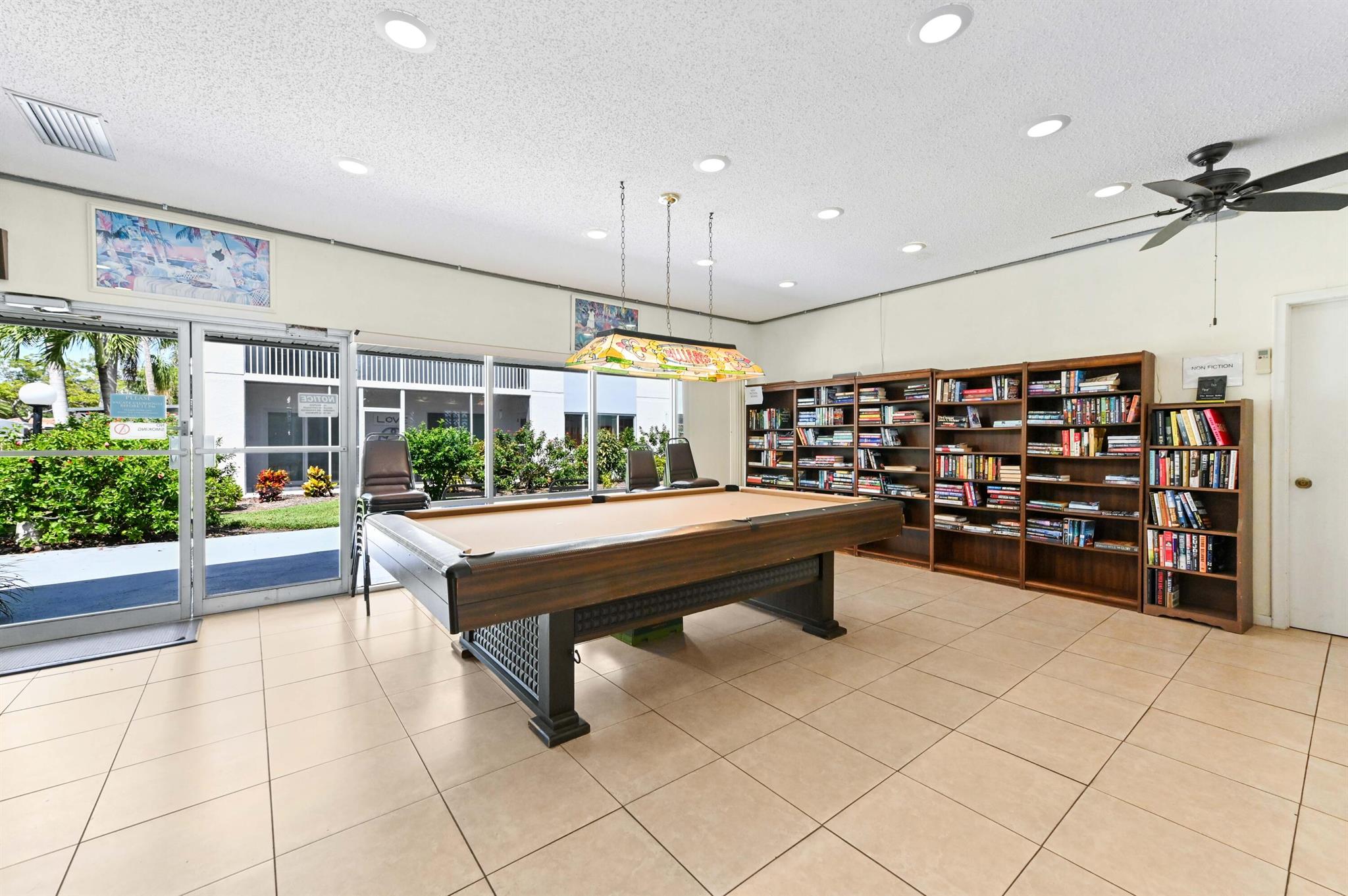 PALM LAKE - Residential