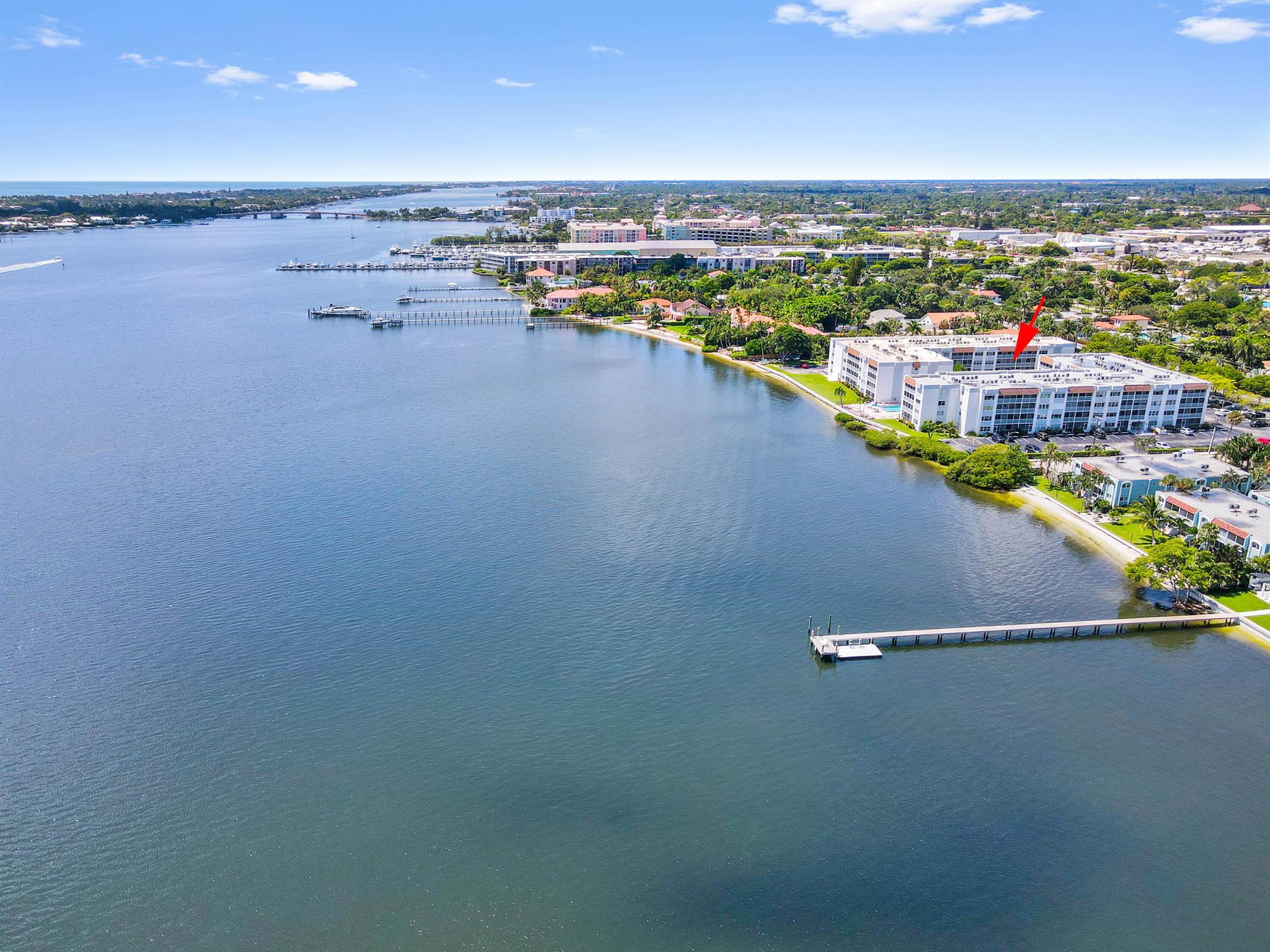 PALM LAKE - Residential