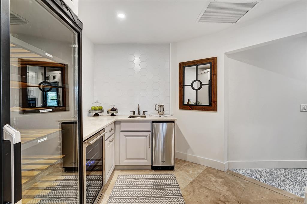 LAKE SHORE ESTATESLAKE ID - Residential