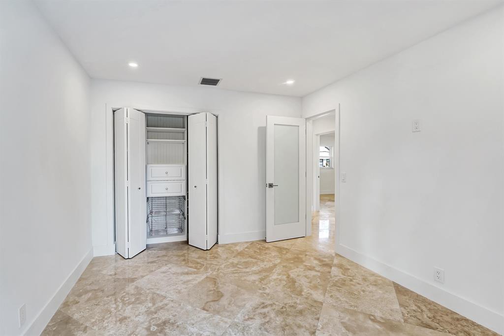 LAKE SHORE ESTATESLAKE ID - Residential