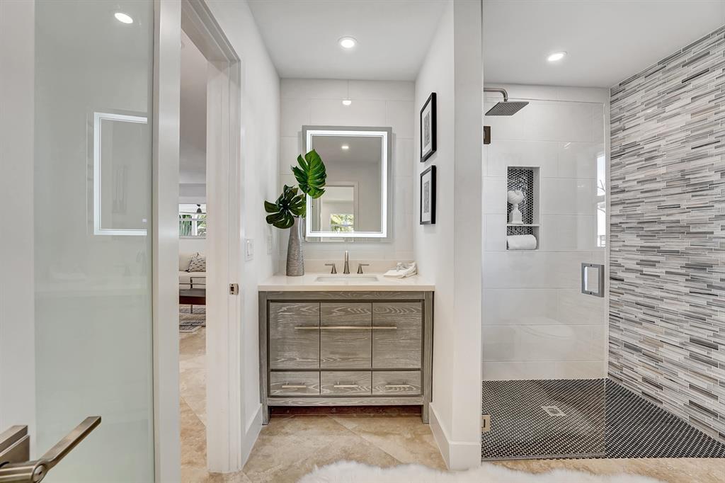 LAKE SHORE ESTATESLAKE ID - Residential