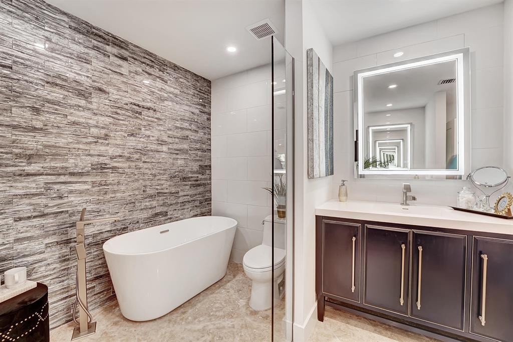 LAKE SHORE ESTATESLAKE ID - Residential