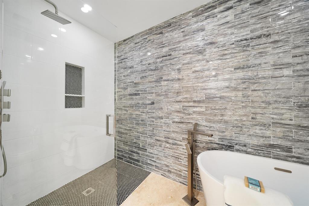 LAKE SHORE ESTATESLAKE ID - Residential