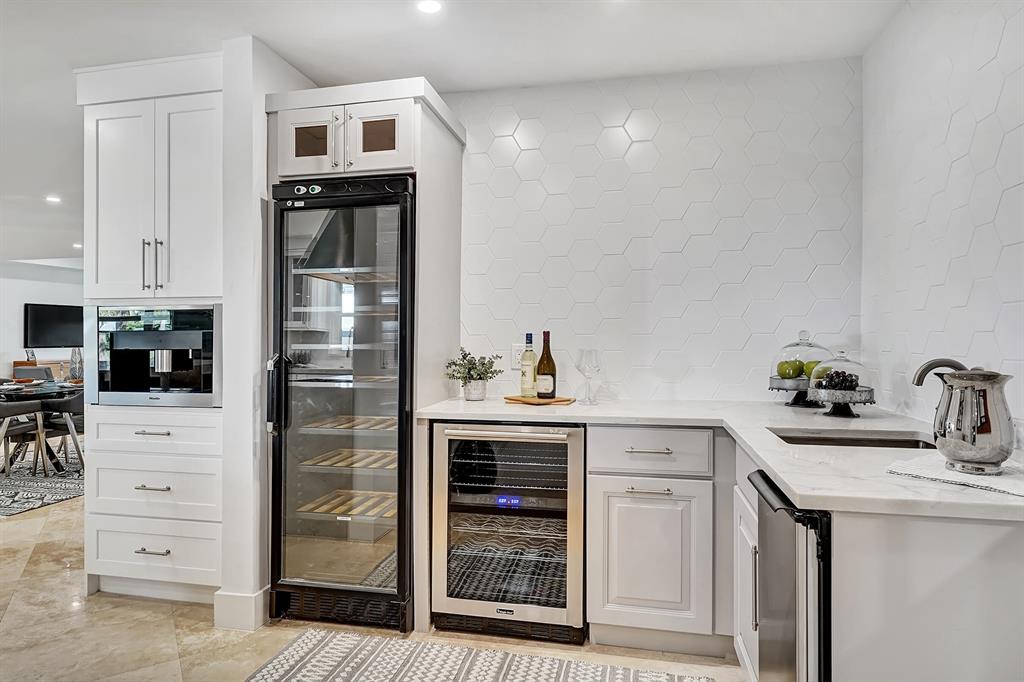 LAKE SHORE ESTATESLAKE ID - Residential