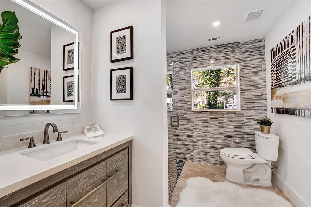 LAKE SHORE ESTATESLAKE ID - Residential