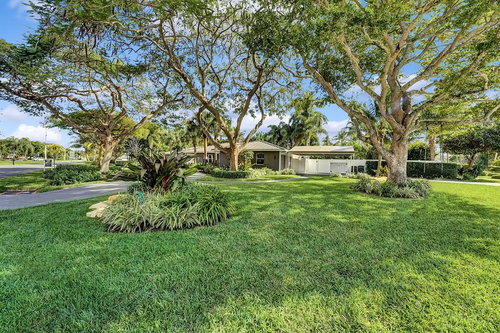 LAKE SHORE ESTATESLAKE ID - Residential