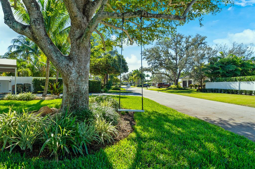 LAKE SHORE ESTATESLAKE ID - Residential