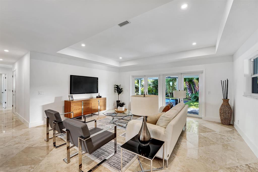 LAKE SHORE ESTATESLAKE ID - Residential