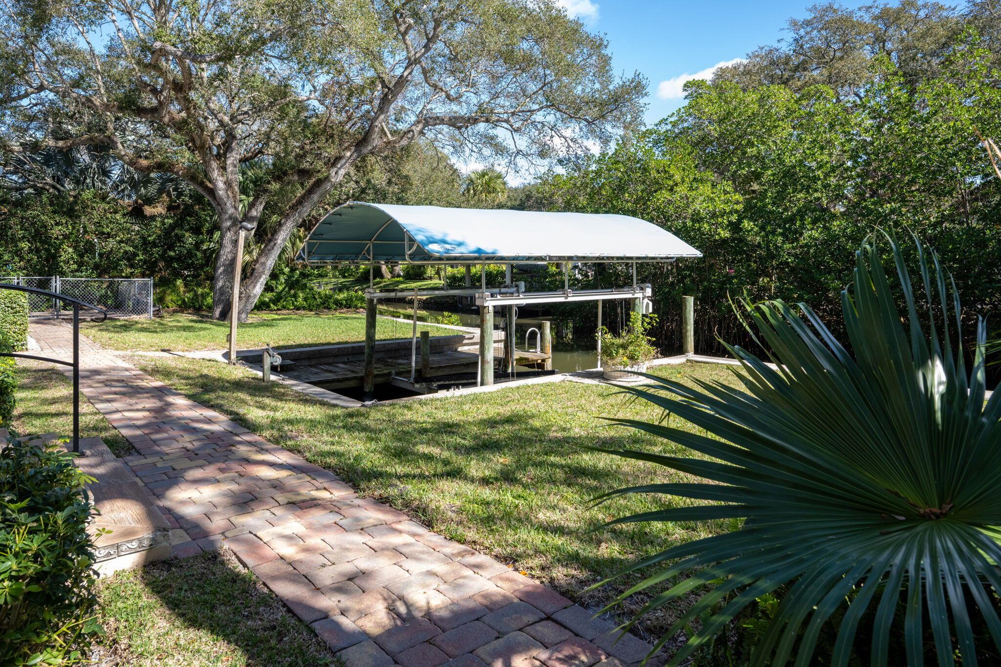 INDIAN BAY - Residential