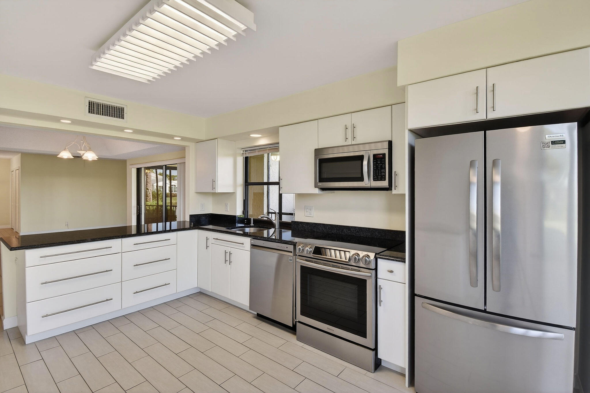 WATERBEND AT JONATHANS LANDING CONDO - Residential