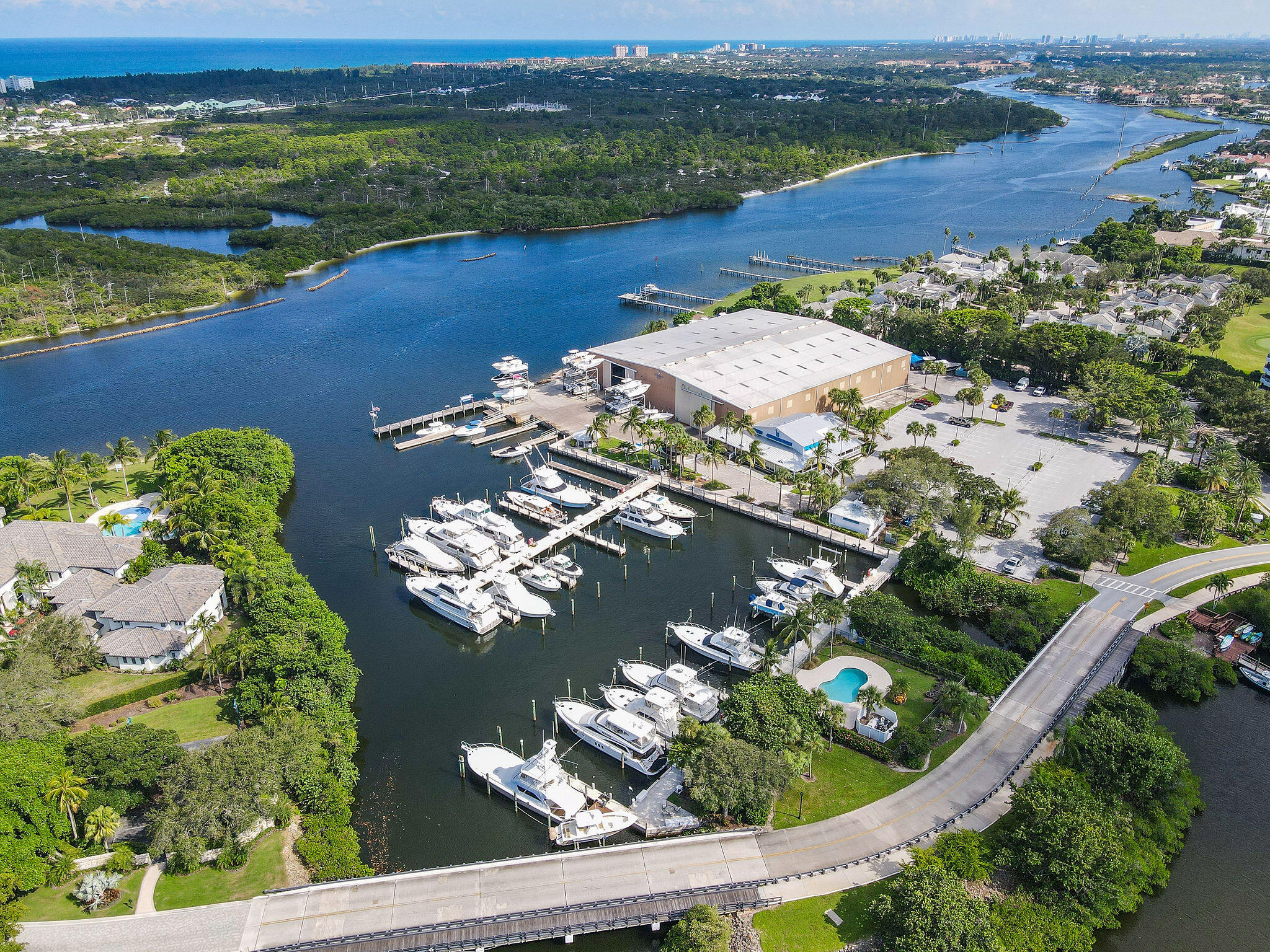 WATERBEND AT JONATHANS LANDING CONDO - Residential