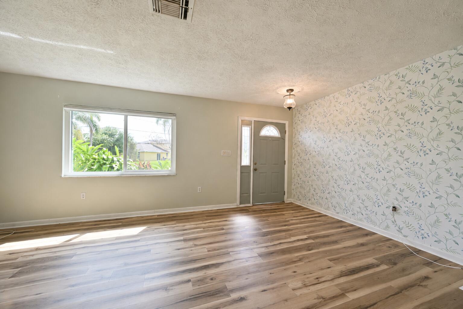 2485 SE SIDONIA Street