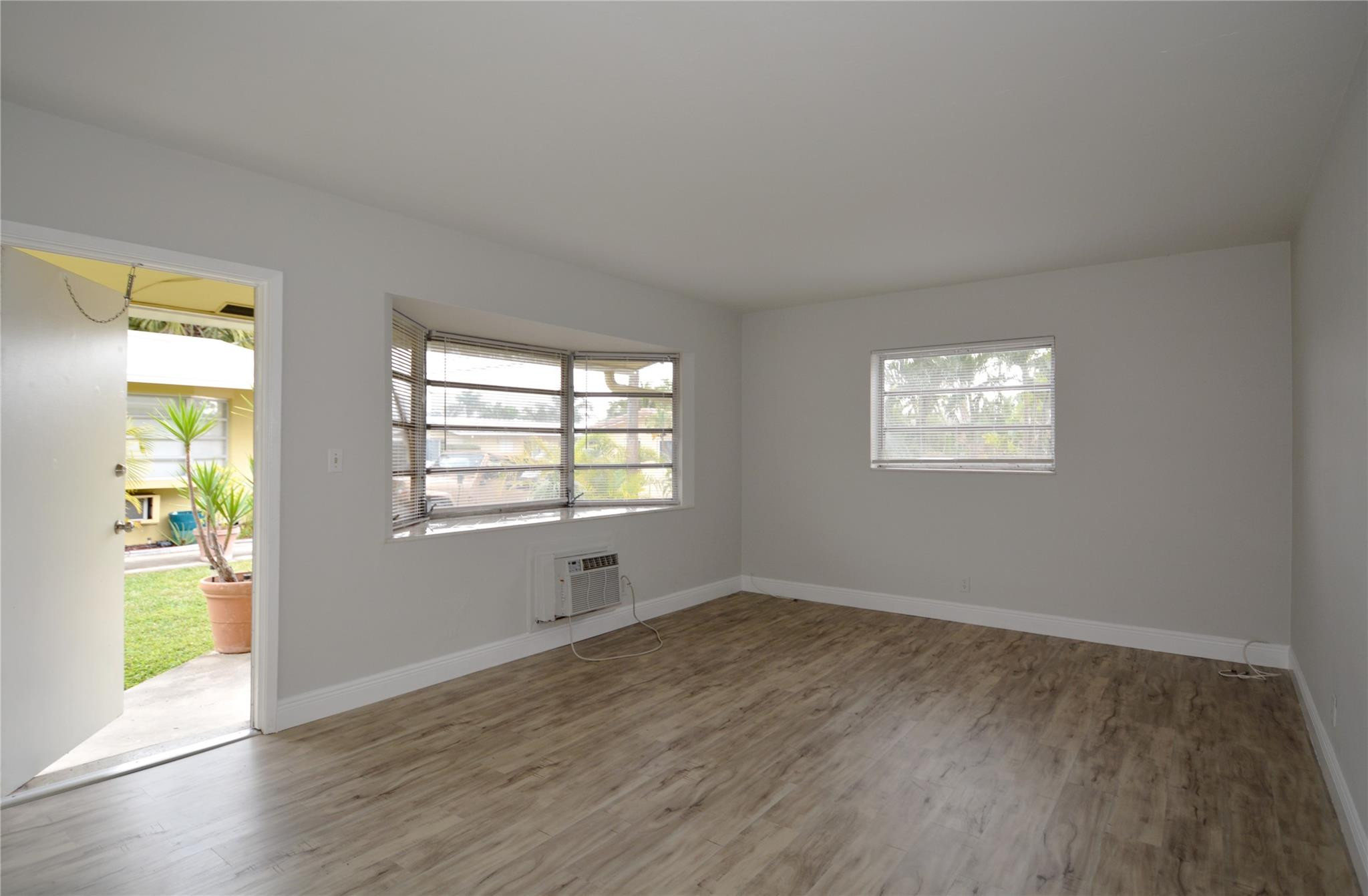 Lauderdale 2-9 D - Residential Lease