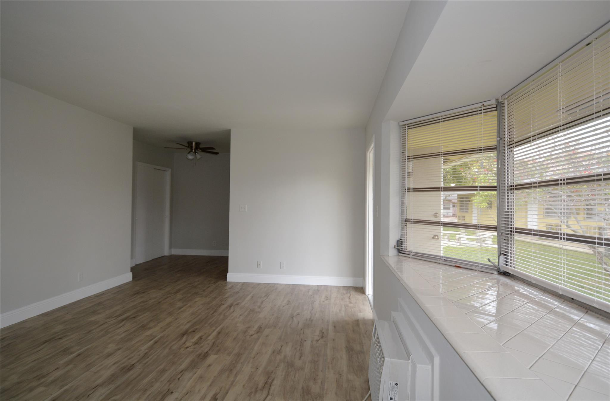 Lauderdale 2-9 D - Residential Lease