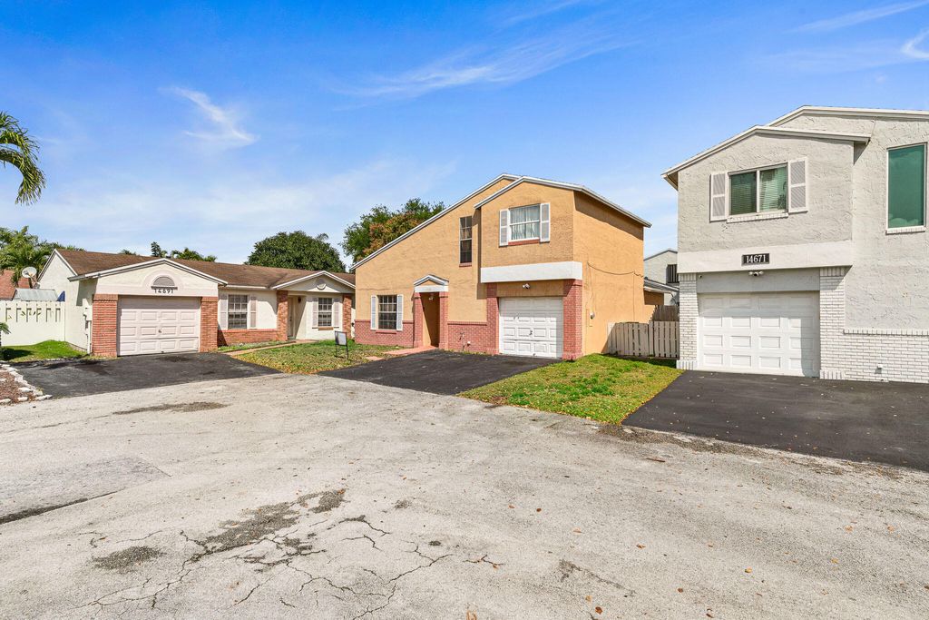 Photo of 14681 N Beckley Square, Davie, FL 33325 (MLS # B26002607)