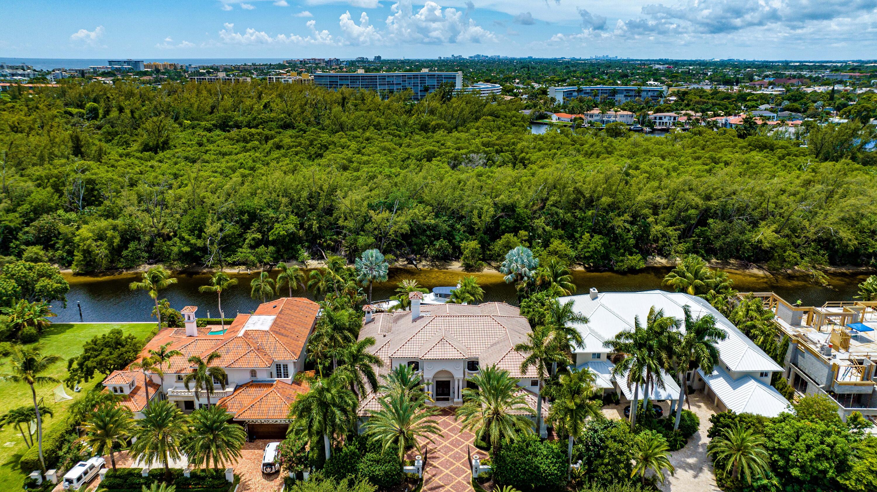 ROYAL PALM YACHT & COUNTRY CLUB - Residential