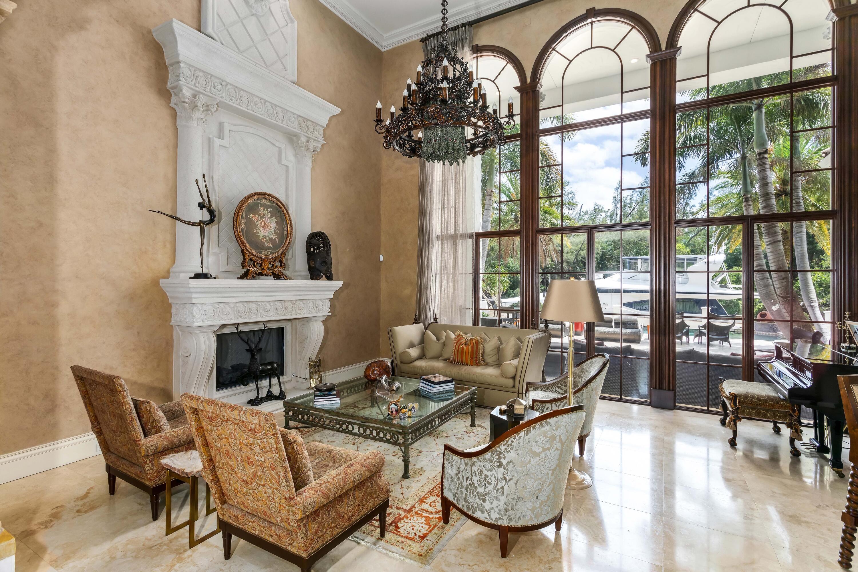 ROYAL PALM YACHT & COUNTRY CLUB - Residential