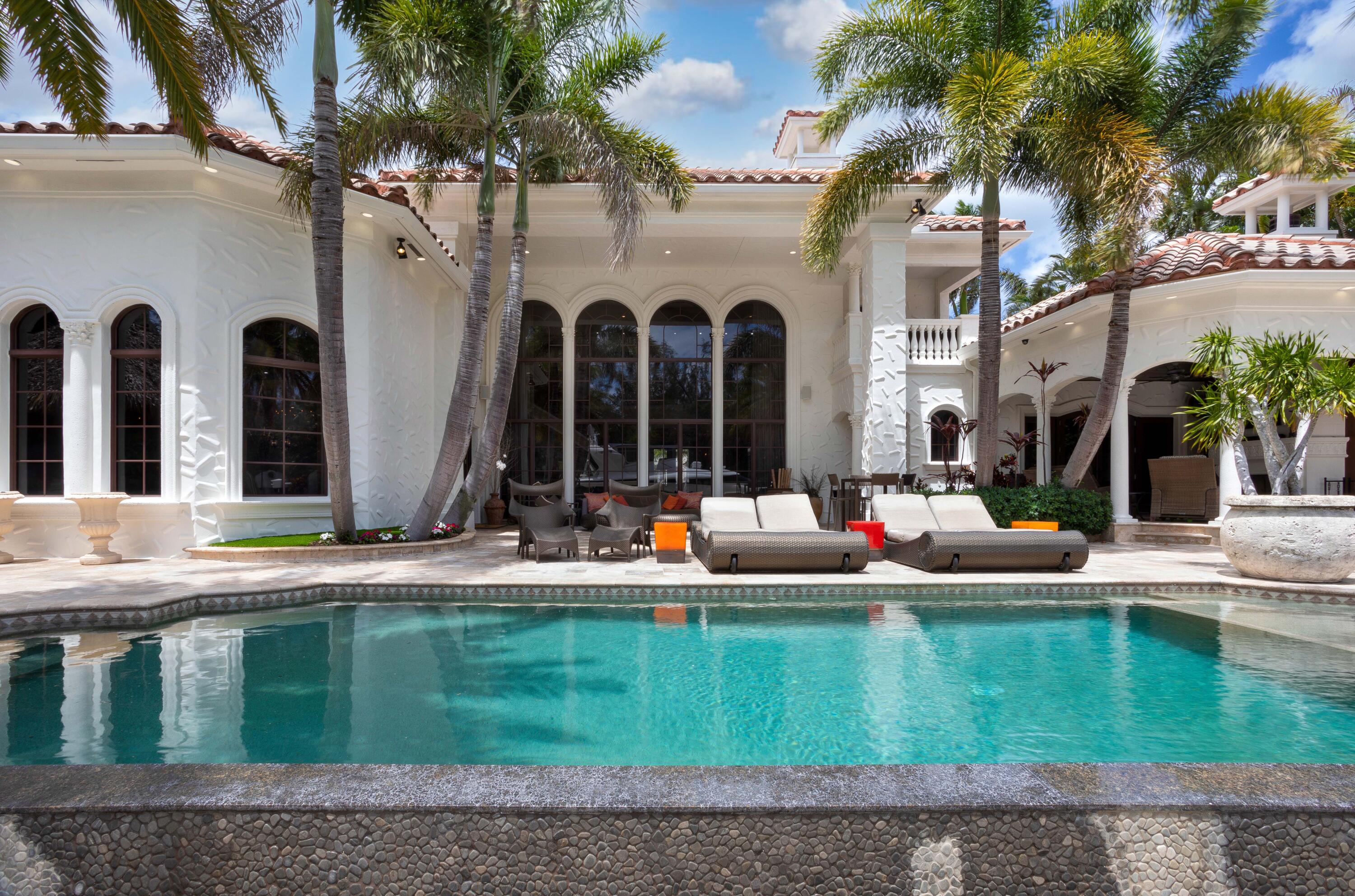 ROYAL PALM YACHT & COUNTRY CLUB - Residential