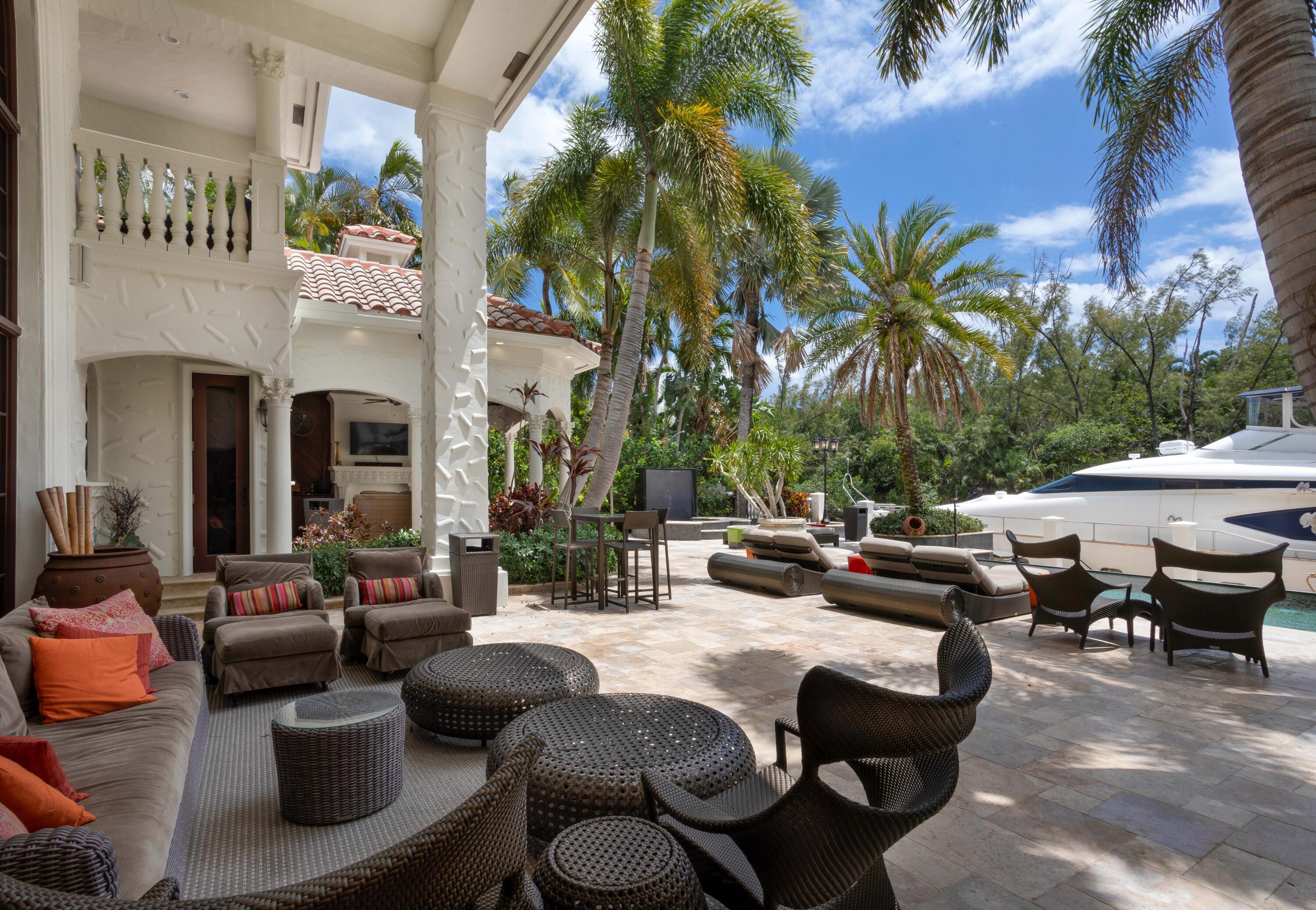 ROYAL PALM YACHT & COUNTRY CLUB - Residential