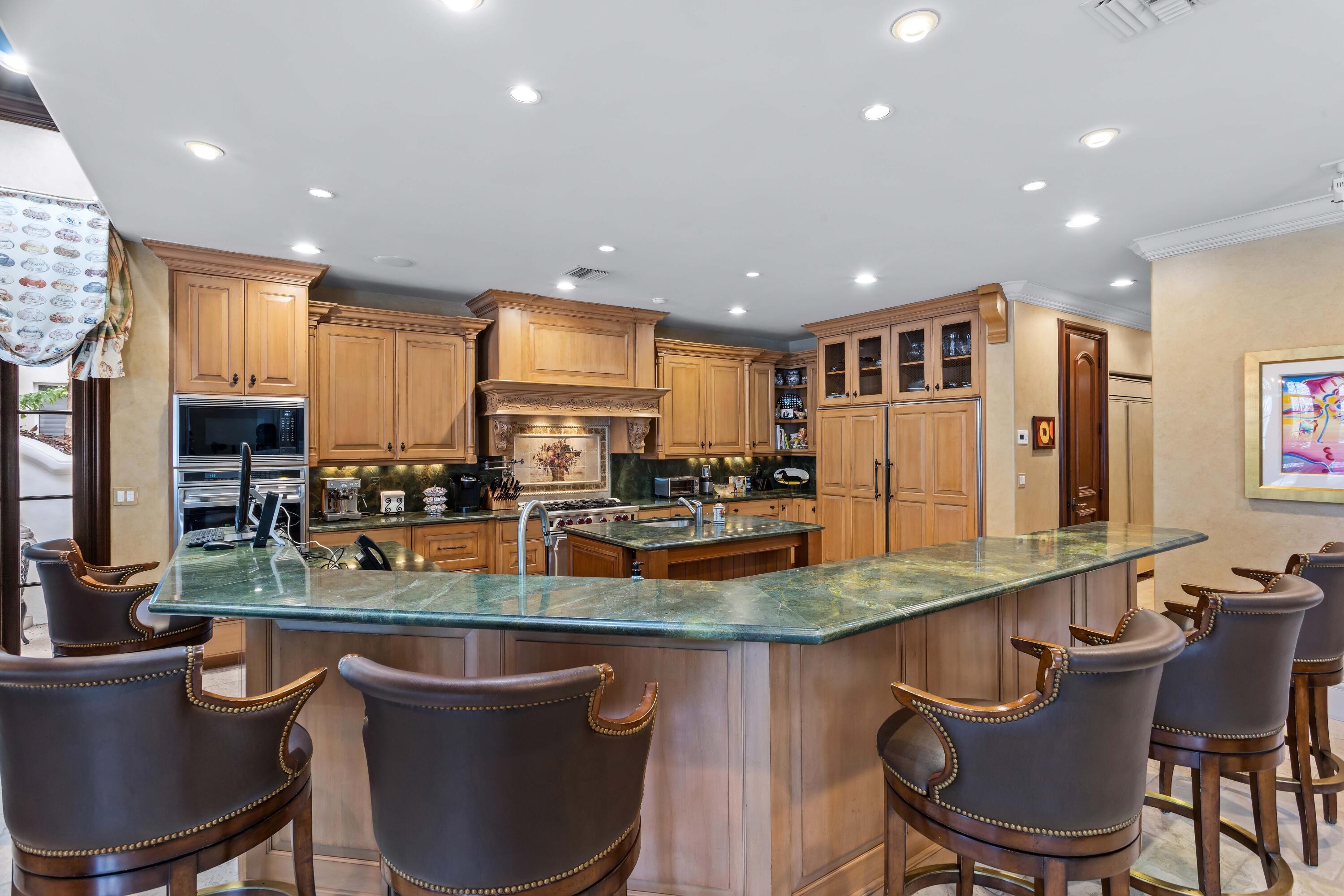 ROYAL PALM YACHT & COUNTRY CLUB - Residential