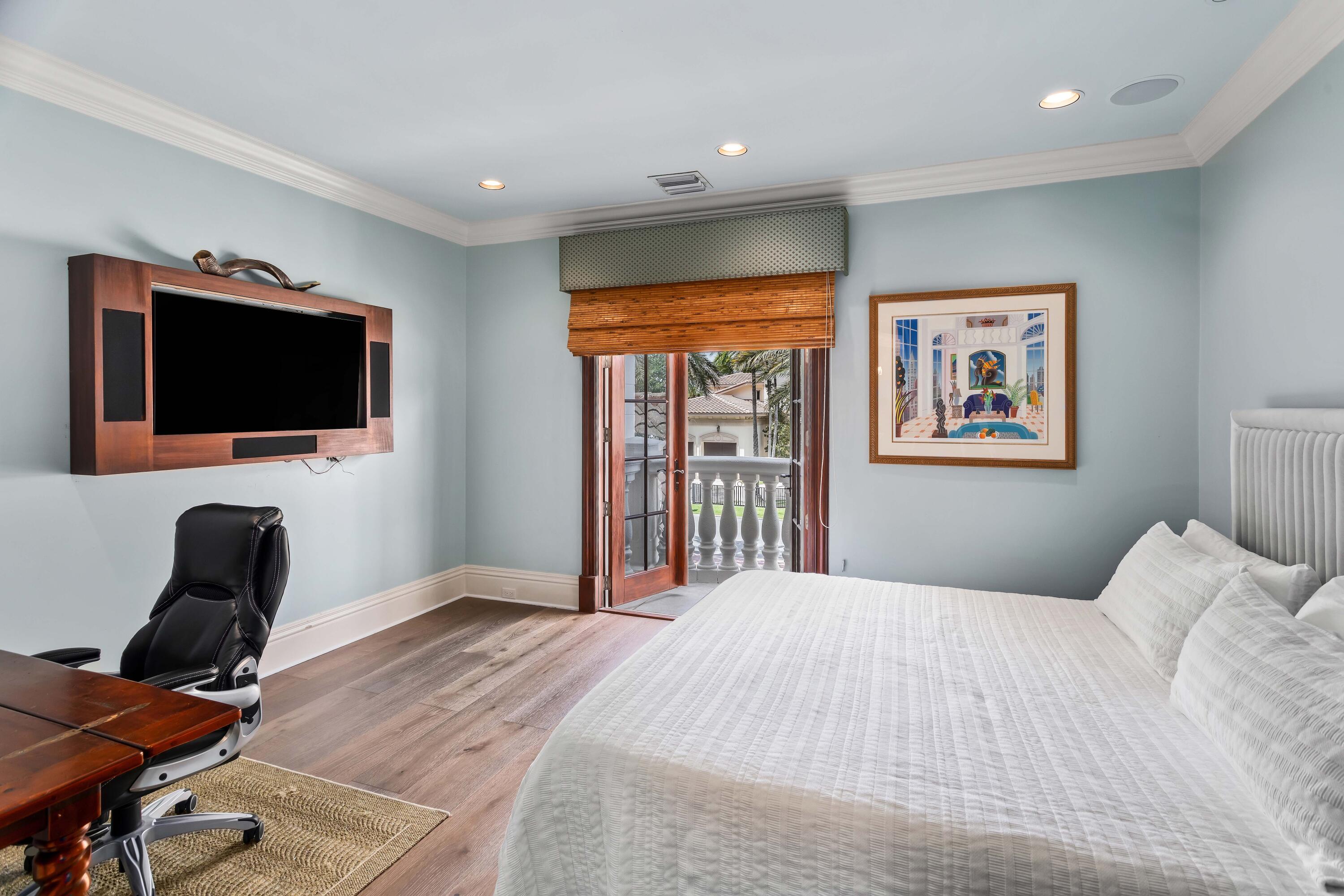 ROYAL PALM YACHT & COUNTRY CLUB - Residential