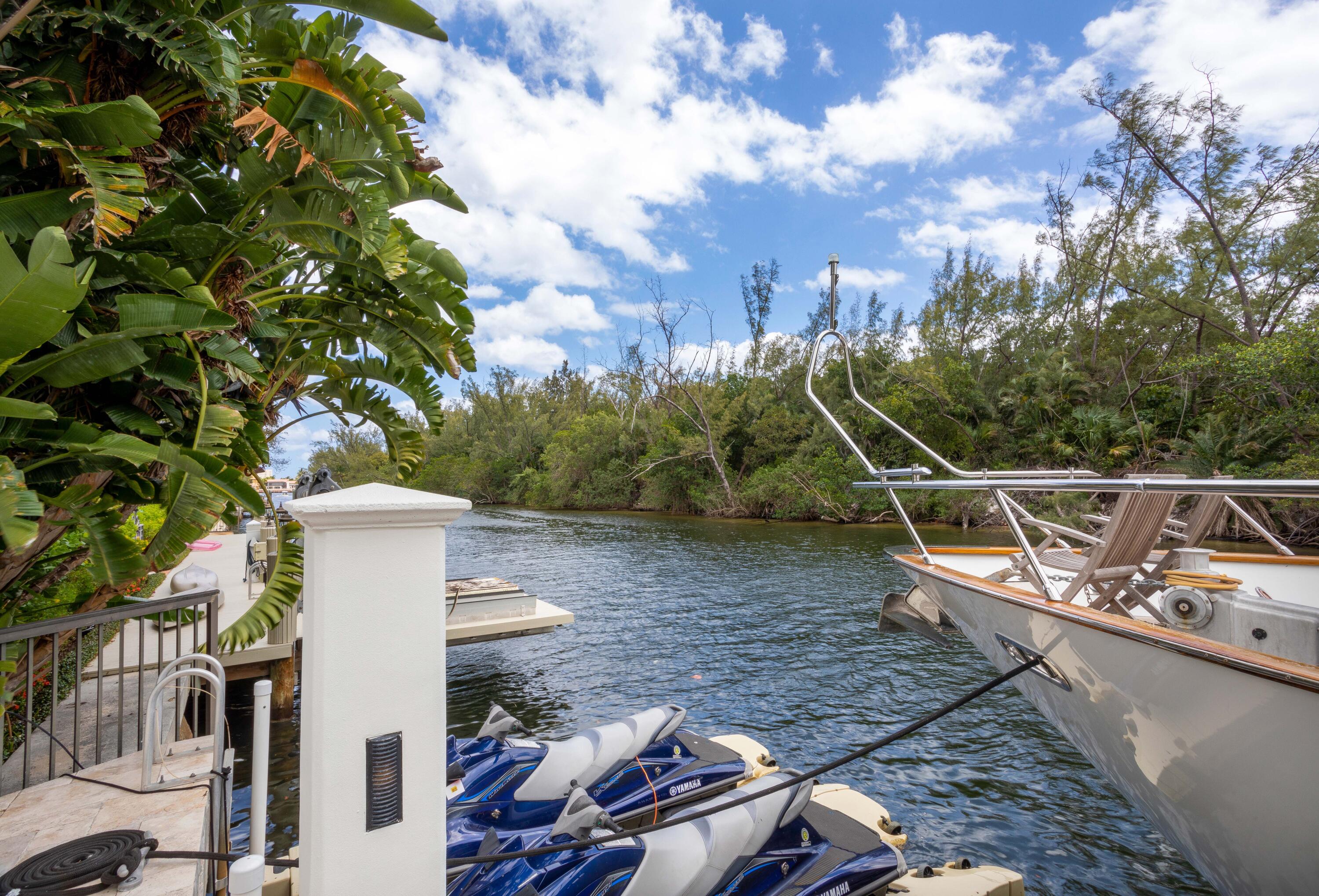 ROYAL PALM YACHT & COUNTRY CLUB - Residential